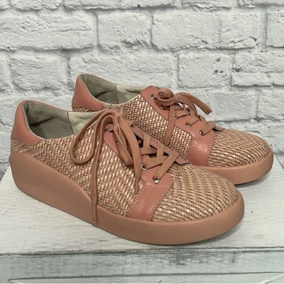 Stylish Pink Woven Women's Sneakers - Picture 7 of 16